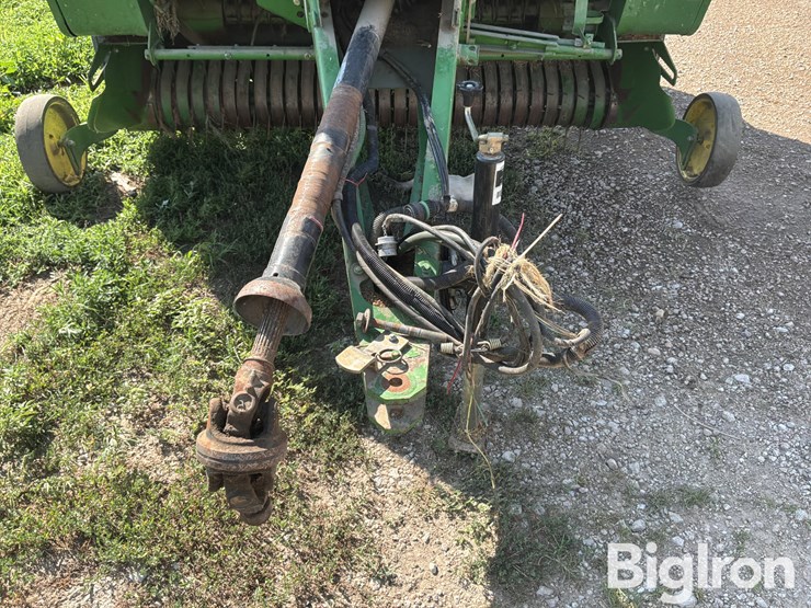2001-john-deere-567-image-10