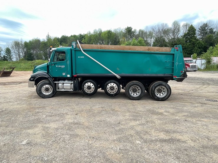 #142-•-2005-freightliner-dump-truck-(title-in-delay)-(denmark,-wi)-image-8