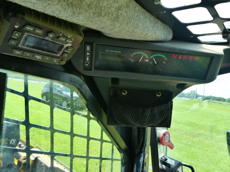 deere-331g-image-17