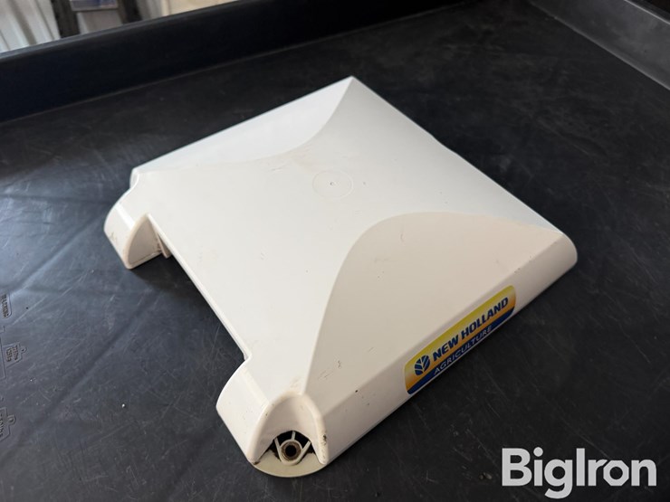 2021-case-new-holland-372-receiver-image-6