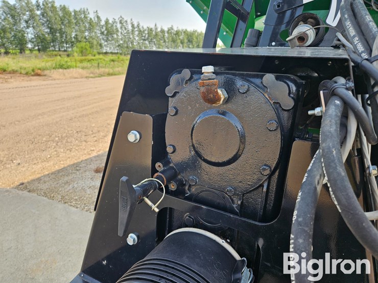 2023-demco-2200-grain-cart-image-17