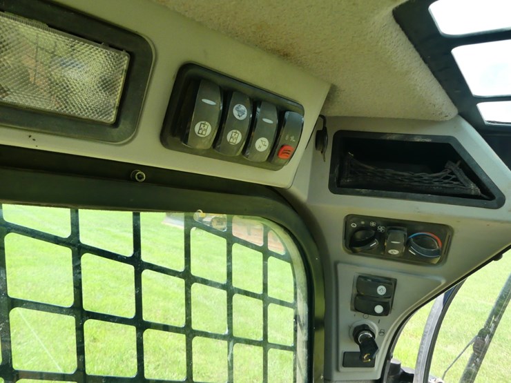 caterpillar-236d-image-15
