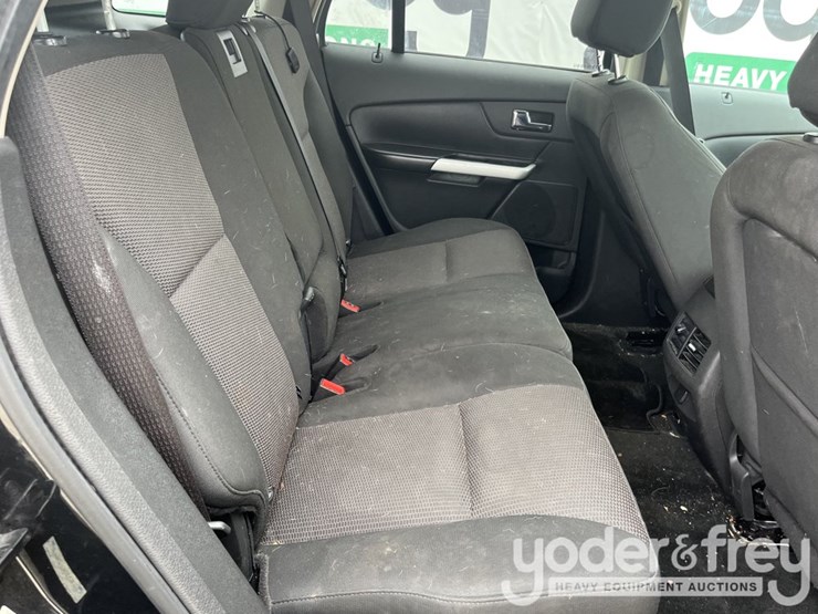 2013-ford-edge-image-28