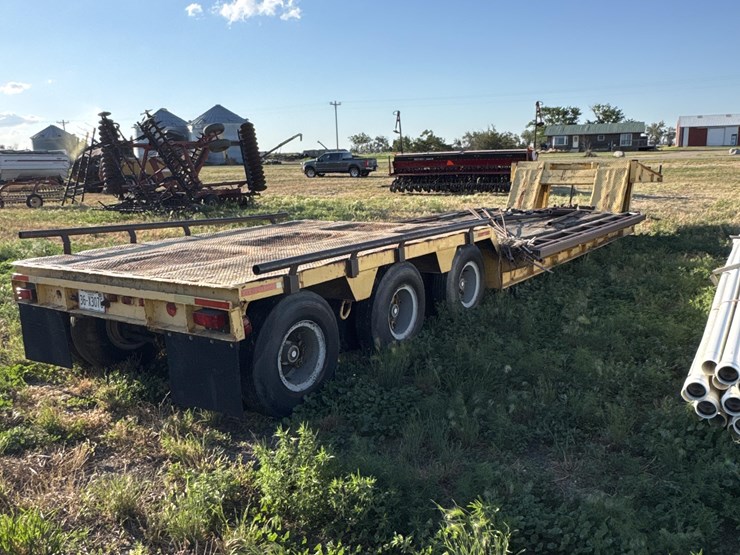 1979-transport-pfgtx-t1-35dw-tri/a-folding-neck-lowboy-image-5