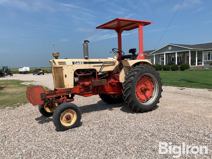 1965-case-730-comfort-king-2wd-tractor-image-1