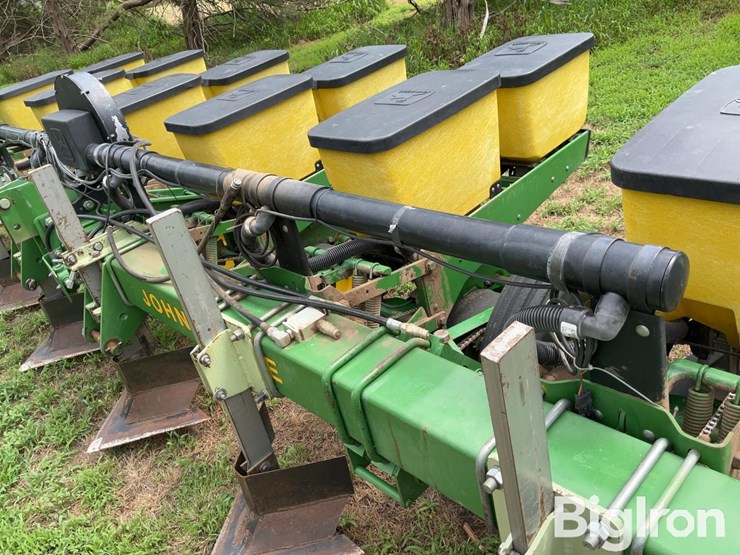 john-deere-12-image-15