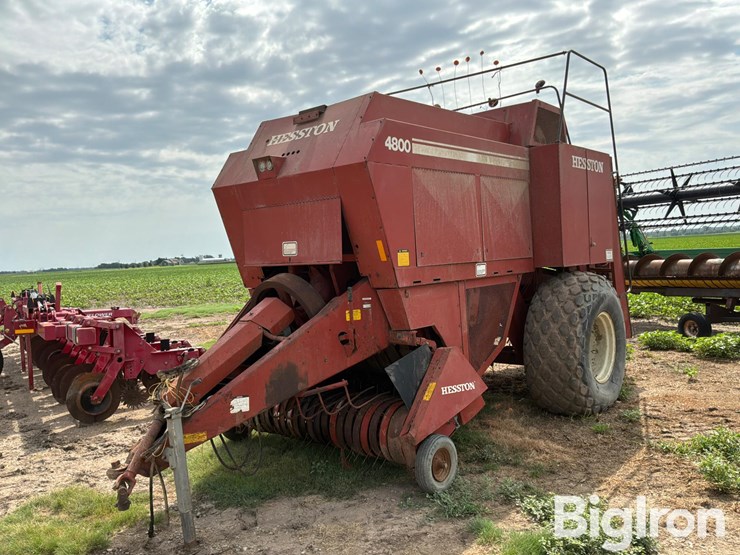 hesston-4800-image-1