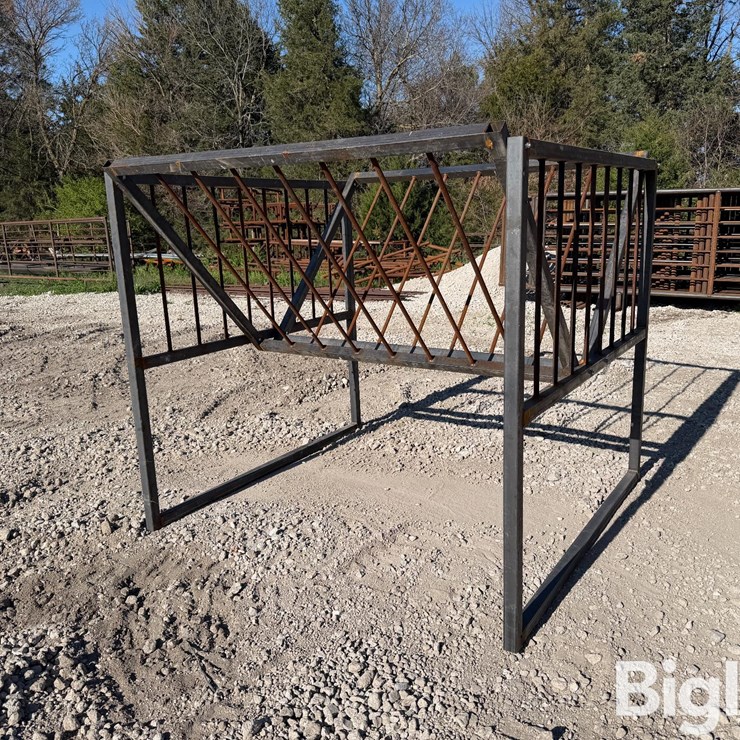Standing Hay Feeder