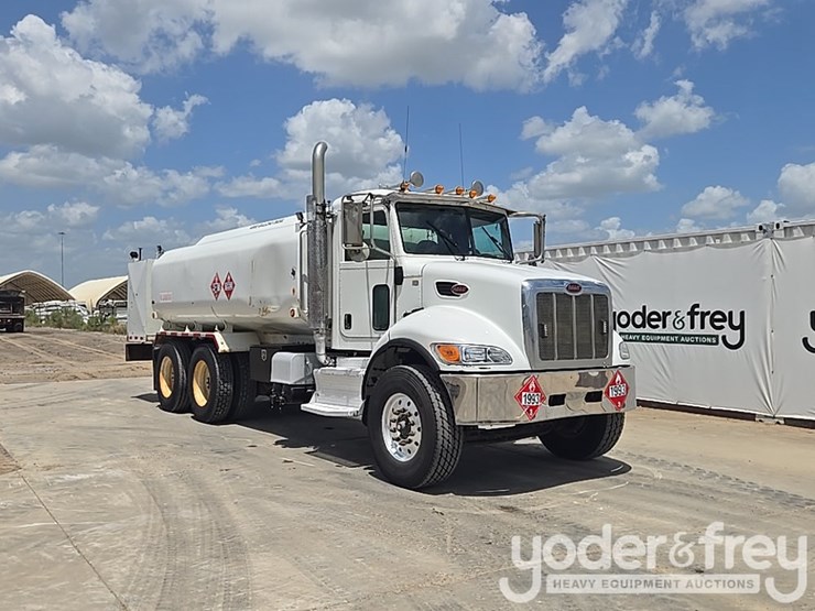 2014-peterbilt-348-image-7