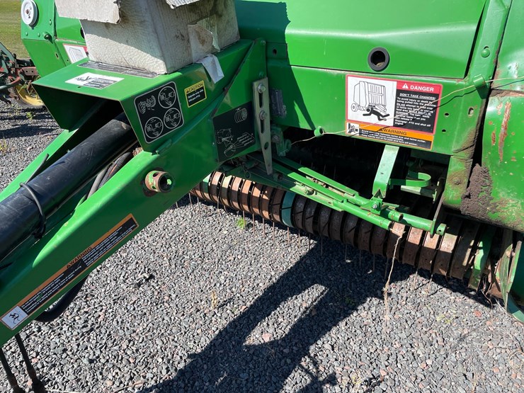 2003-john-deere-567-image-9