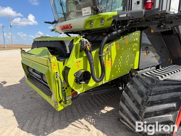 2023-claas-lexion-8700tt-image-12