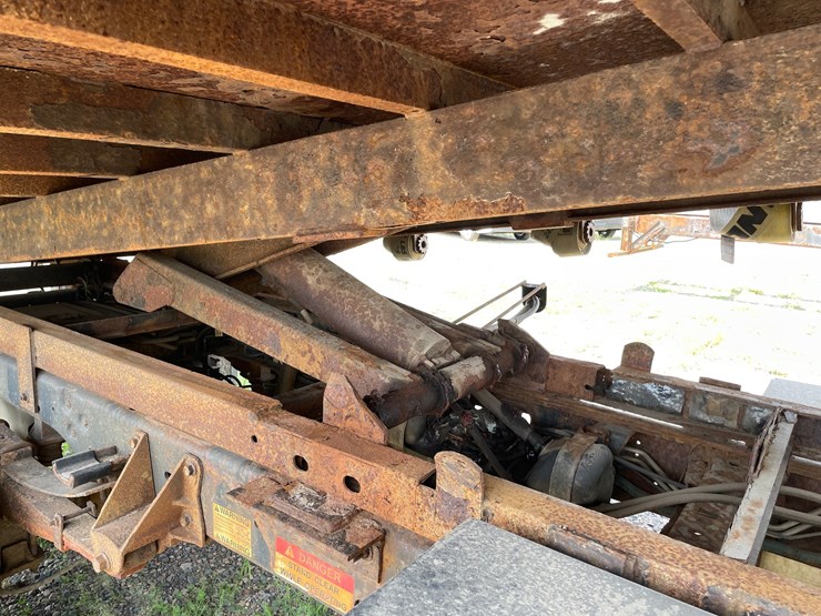 2013-ford-f550-image-22