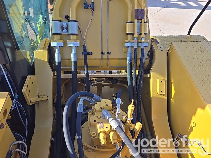 2019-caterpillar-336-image-48