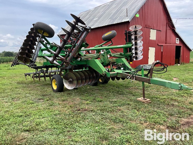 john-deere-630-image-3