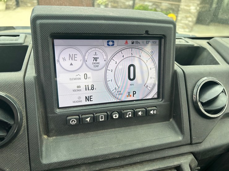 2024-polaris-ranger-1000-image-10