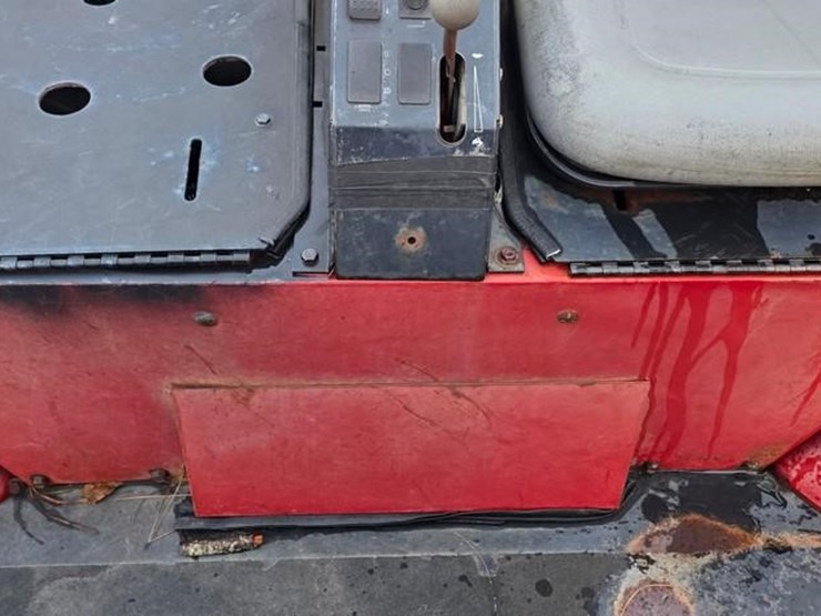 2004-toro-multi-pro-5700d-image-33