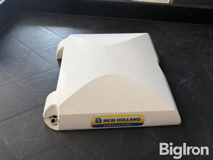 2021-case-new-holland-372-receiver-image-5