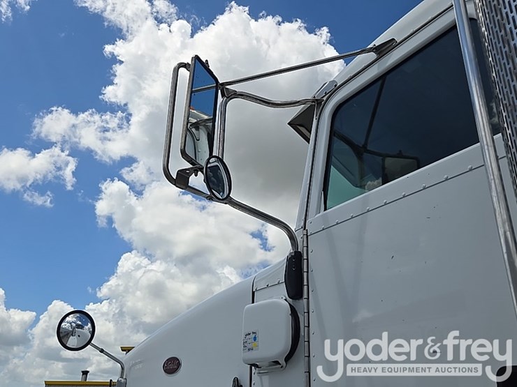 2005-peterbilt-357-image-60