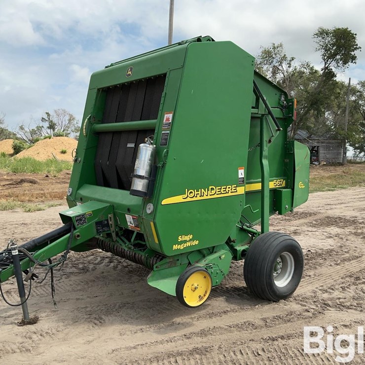 JOHN DEERE 567