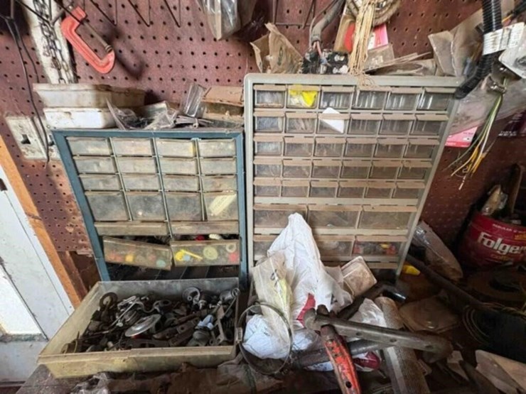 contents-of-northwest-wall-image-5
