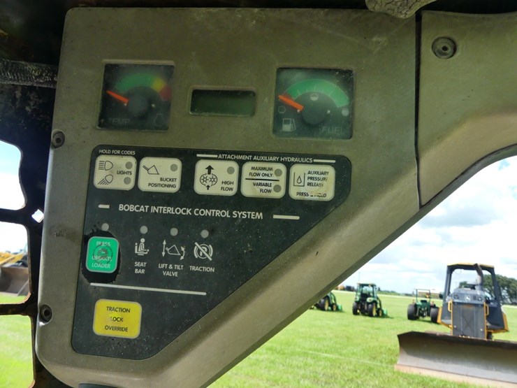 2006-bobcat-t190-image-17