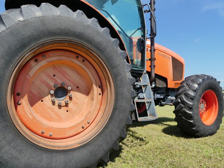 2015-kubota-m135gx-image-8