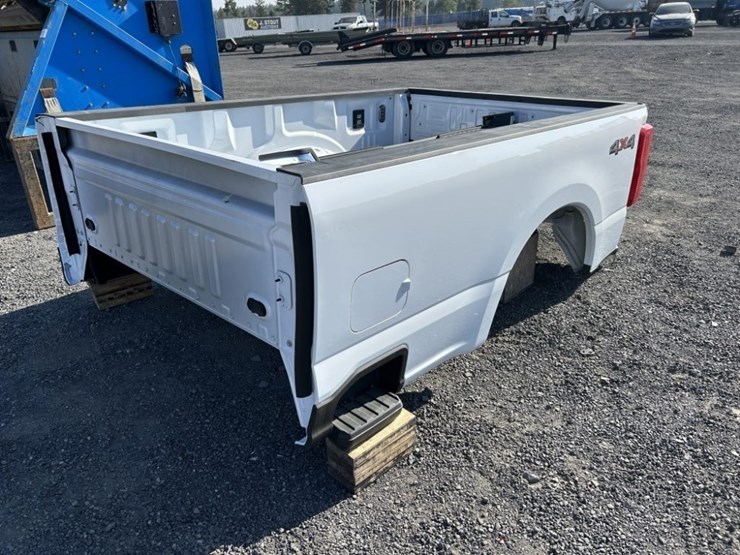 2025-ford-f350-image-4