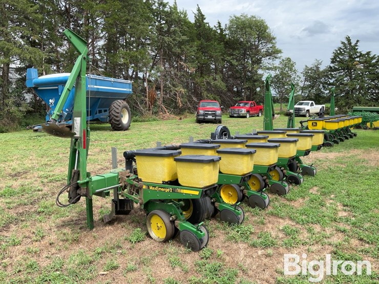 john-deere-12-image-7