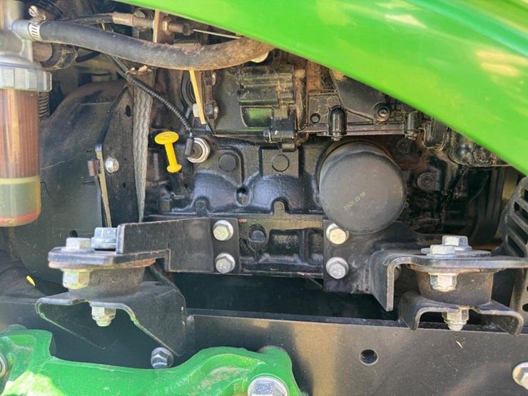 2014-john-deere-1023e-image-16