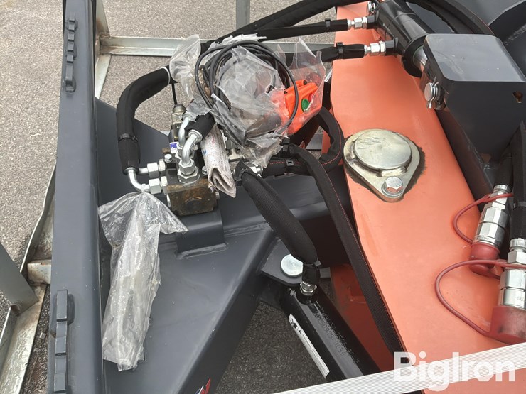 2025-massey-ferguson-730-image-15
