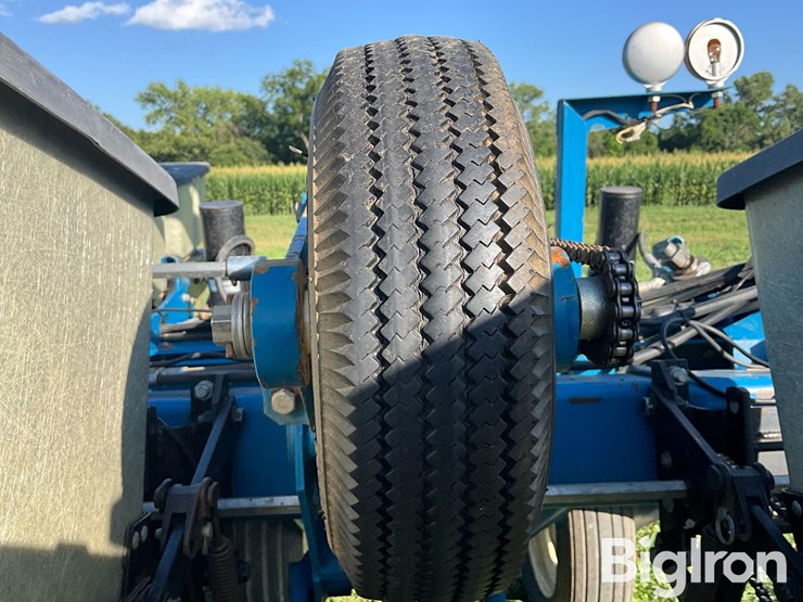1993-kinze-2200-image-17