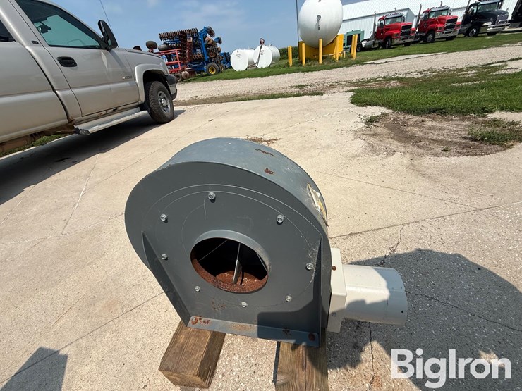 kleenair-self-powered-xl-14"-grain-screener-image-18