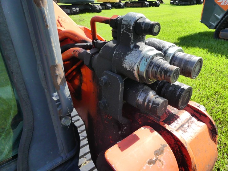 kubota-svl97-2-image-13