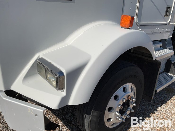 1999-kenworth-t800-image-12