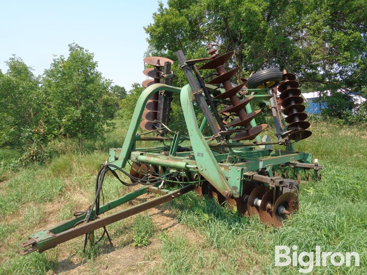 john-deere-235-image-1