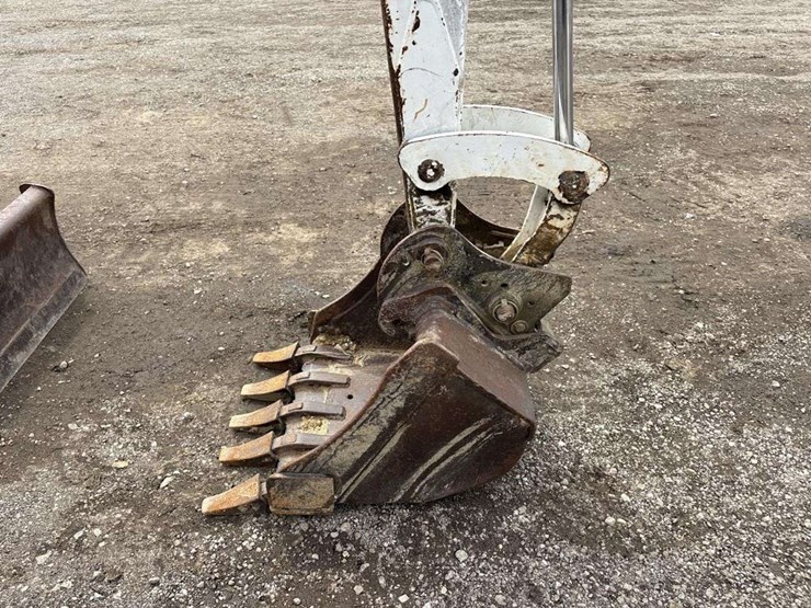 bobcat-325-image-8