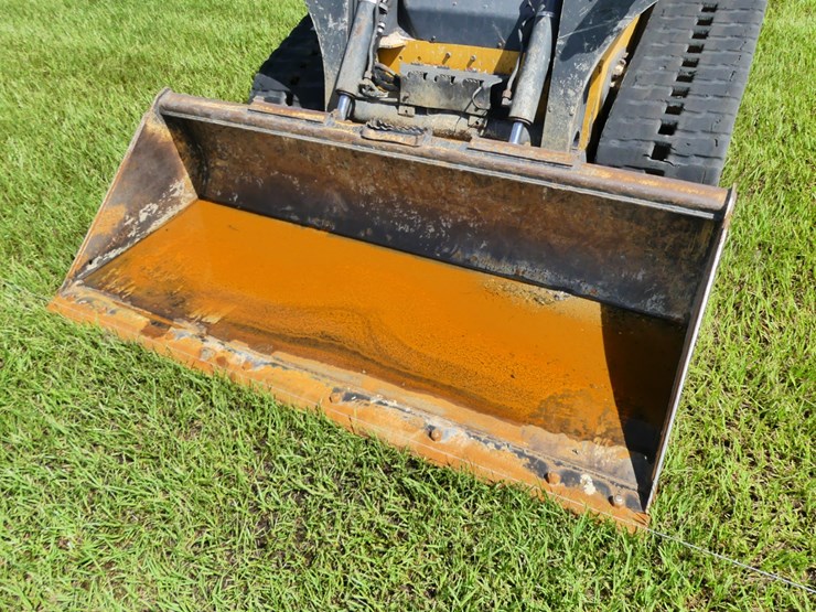 2024-deere-325g-image-9