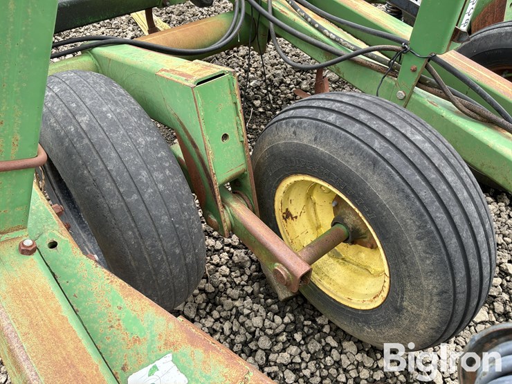 john-deere-726-image-19