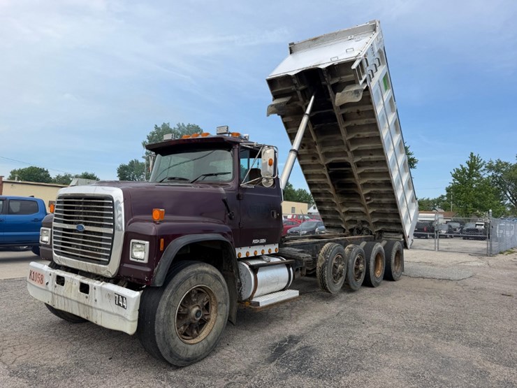1997-ford-lt9000-image-7