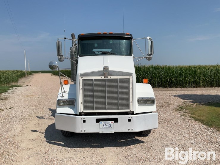 1999-kenworth-t800-image-2