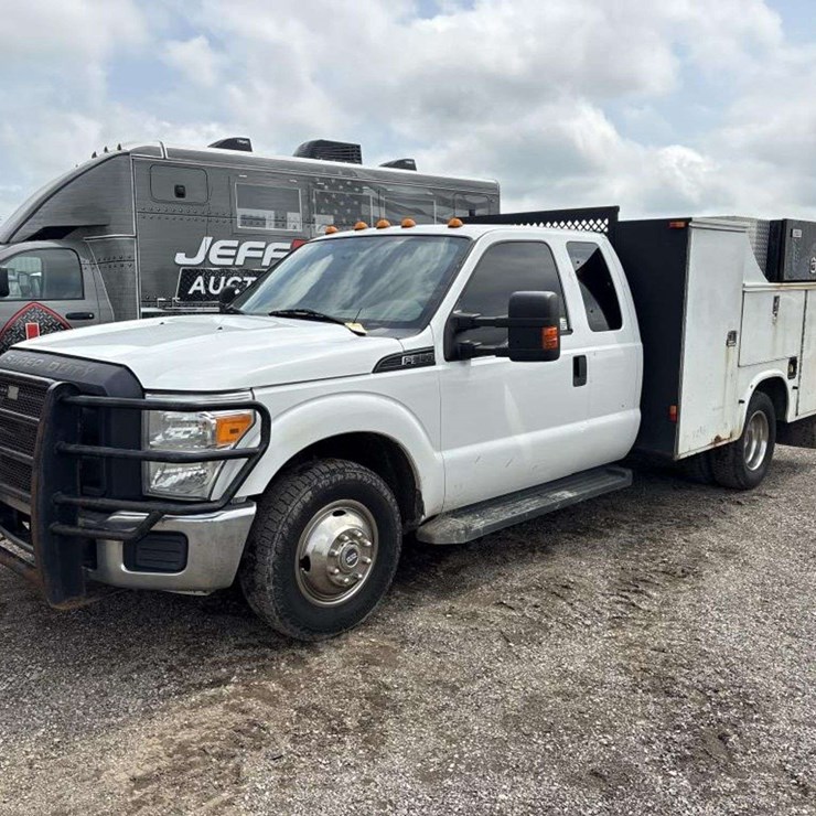 2015 FORD F350