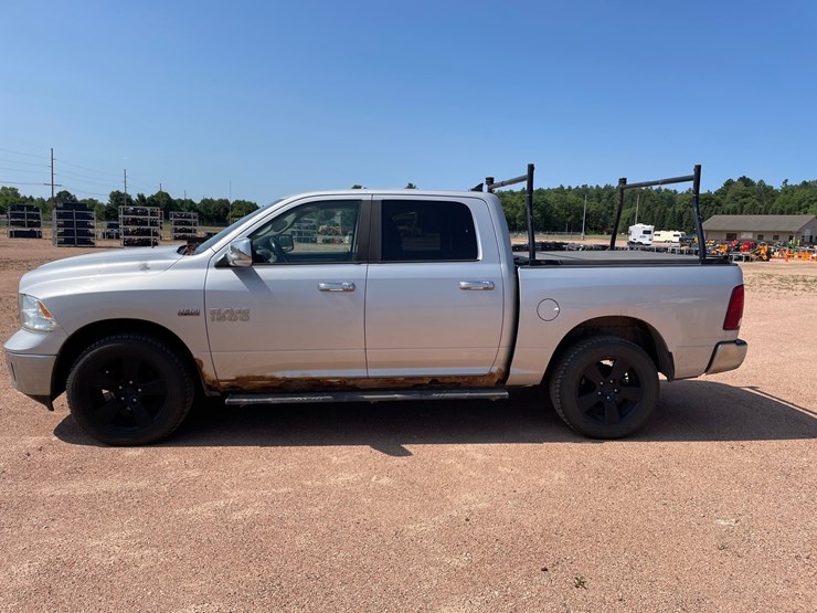 2013-dodge-1500-image-2