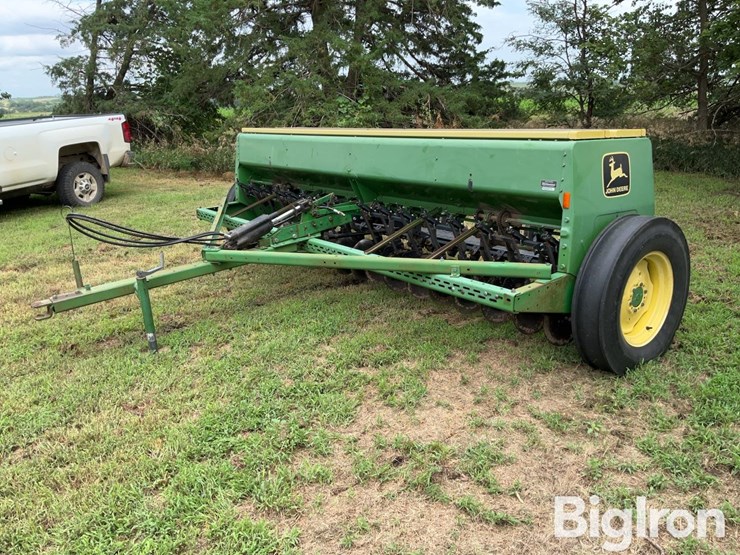 john-deere-8300-image-1