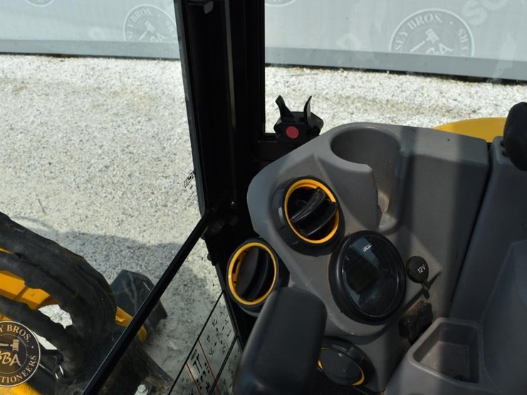 2024-jcb-35z-1-image-50