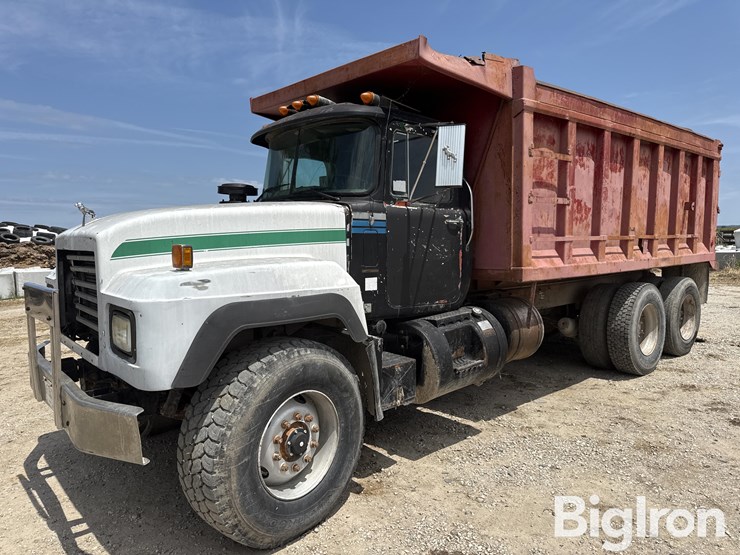 1994-mack-rd600-image-1