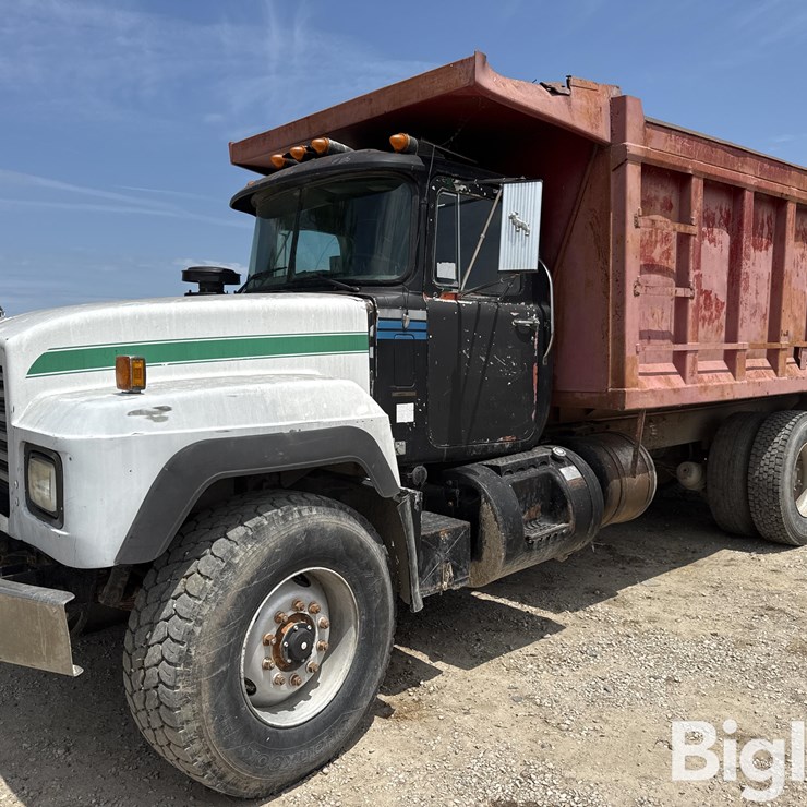 1994 MACK RD600