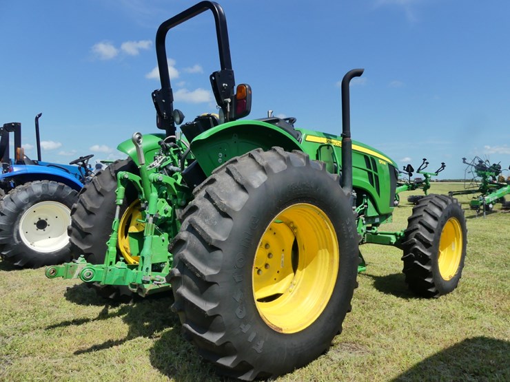 2022-john-deere-5115m-image-4