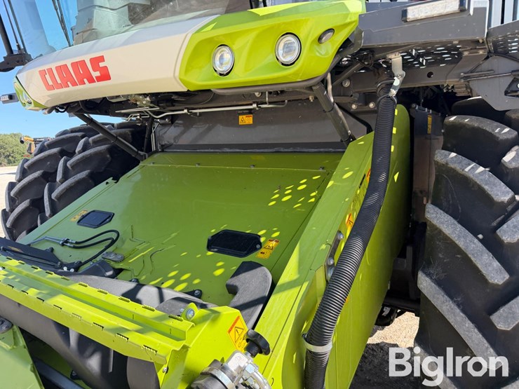 2022-claas-lexion-8600-image-12