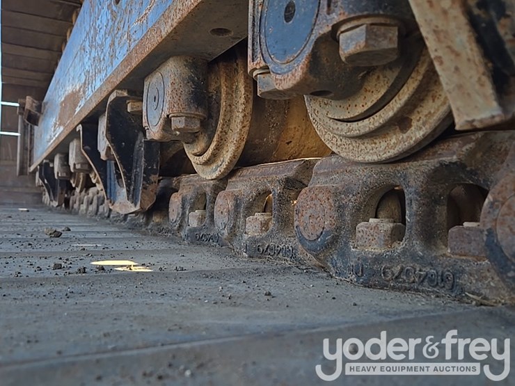 2019-caterpillar-336-image-18