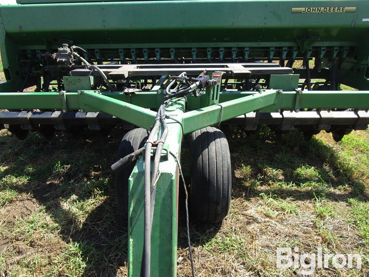 john-deere-750-image-10